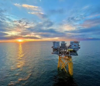 ESB and Ørsted enter partnership in landmark Irish Offshore offshore wind agreement